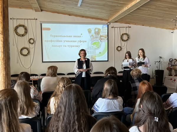 Посвята у першокурсники здобувачів освіти  за професіями: «Кравець, закрійник» та «Флорист, квіткар».