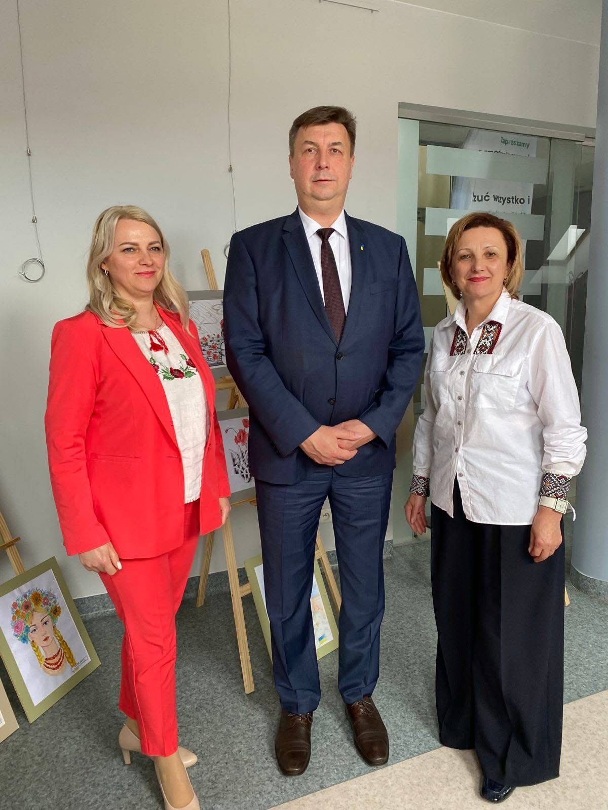 Вишиванка – код нації, оберіг душі, жива нитка нашої історії.